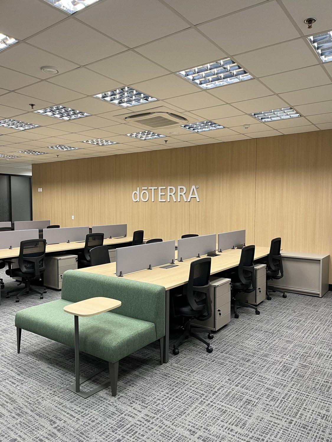dōTERRA — estações de trabalho